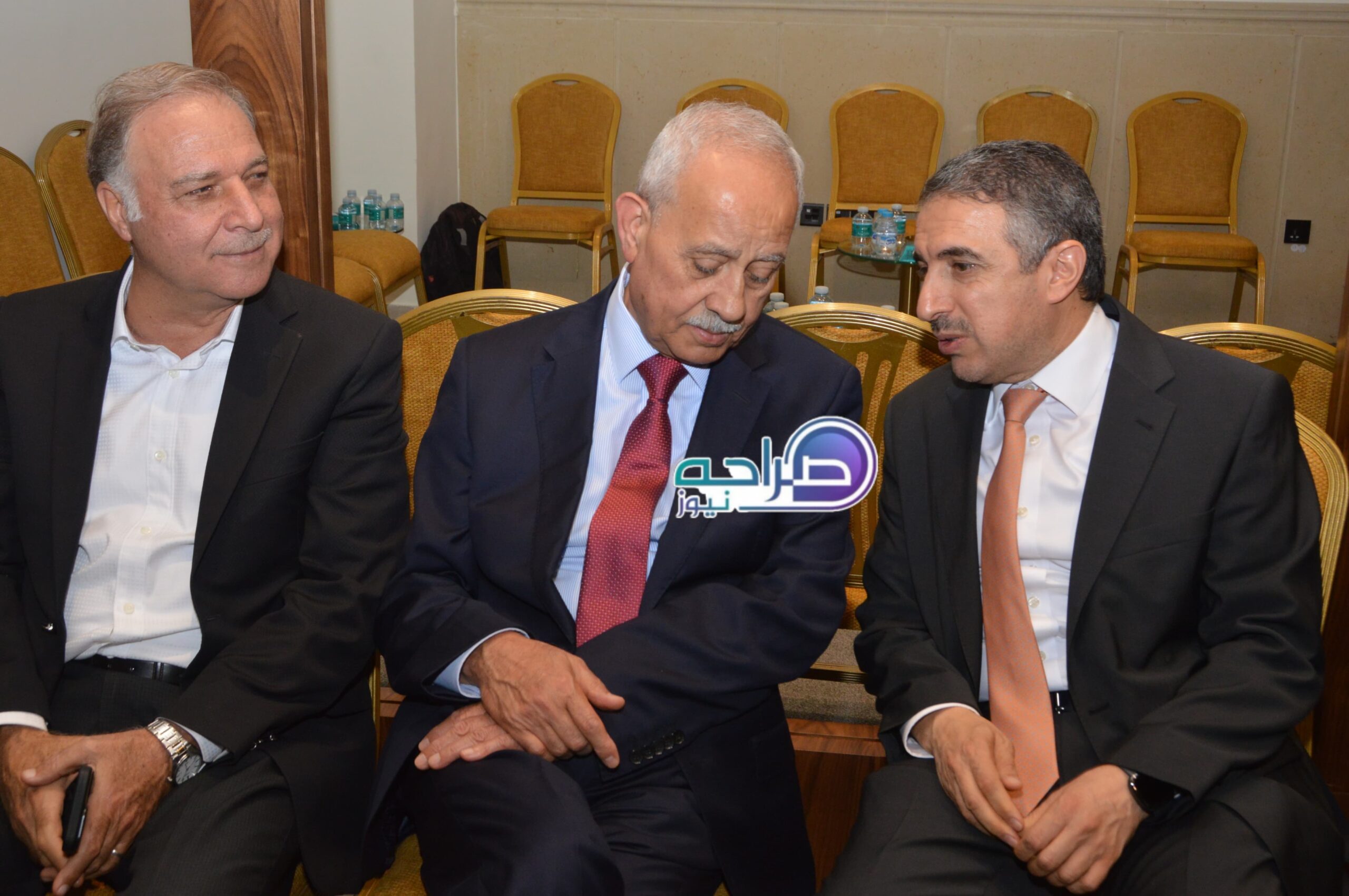 رئيس واعضاء "صناعة عمان" وممثلو القطاعات الصناعية يستقبلون المهنئين