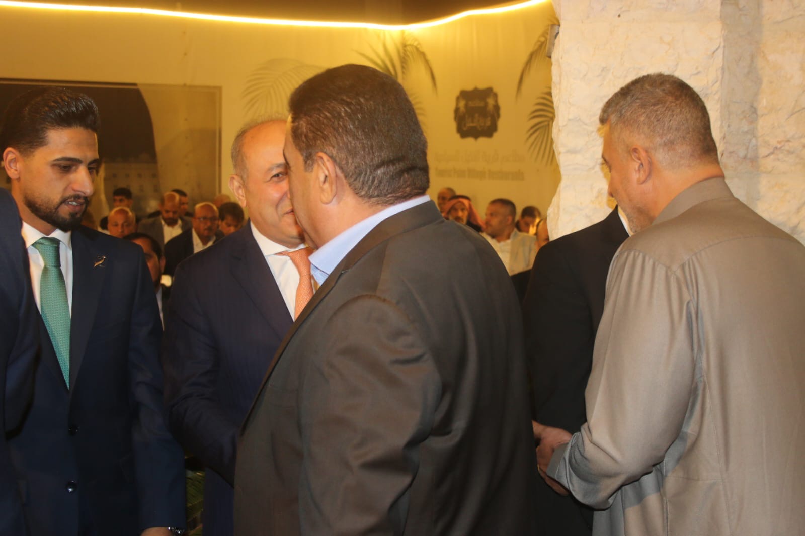 آل الحراسيس وال ابو عواد نسايب .. معالي جمال الصرايرة طلب والشيخ ابو عواد أجاب بطلب