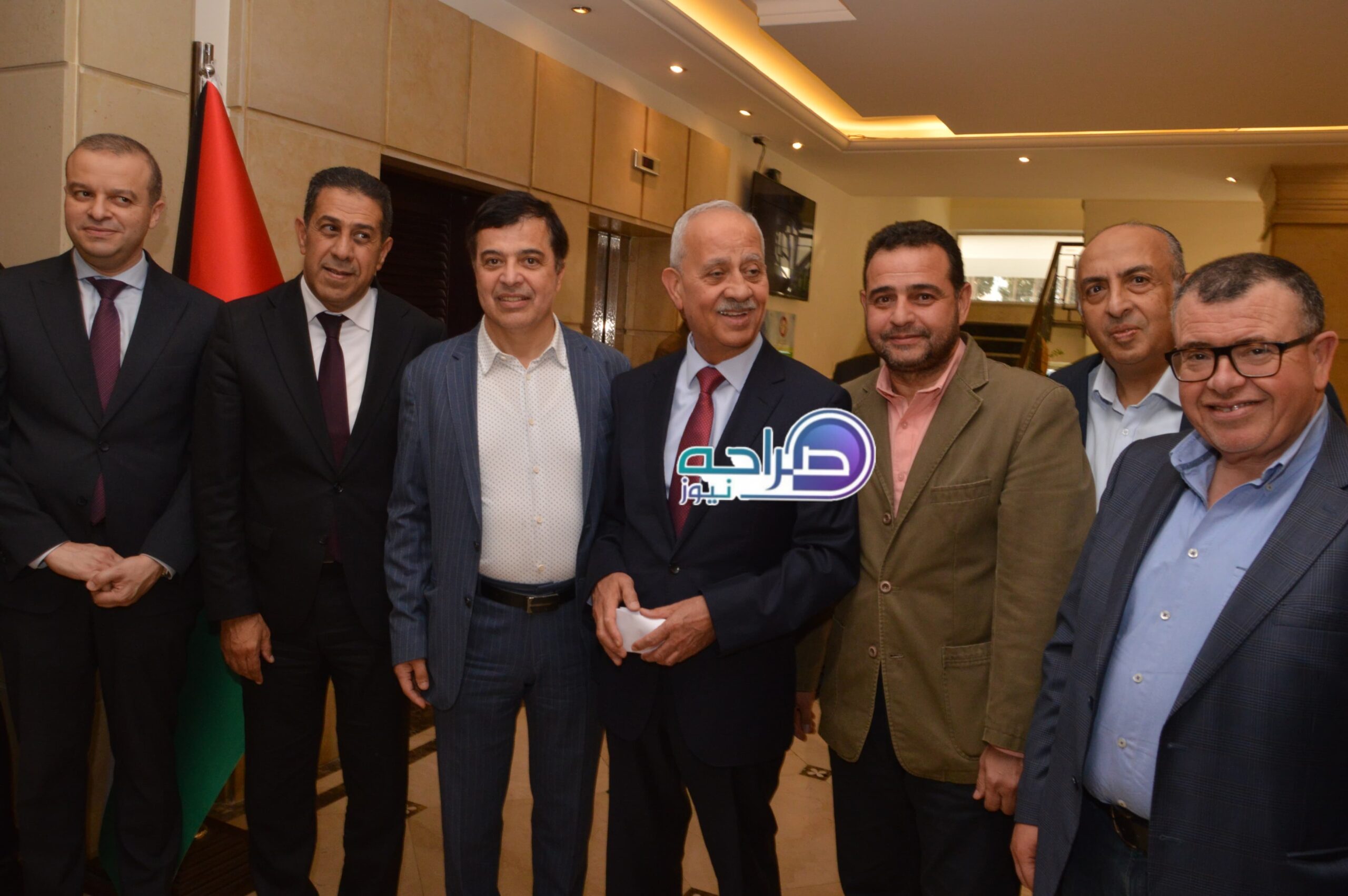 رئيس واعضاء "صناعة عمان" وممثلو القطاعات الصناعية يستقبلون المهنئين