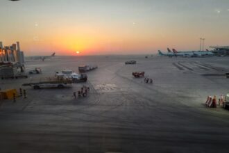 السعودية تعلق العمليات مؤقتا في مطار الملك خالد بالرياض إثر اعتداء