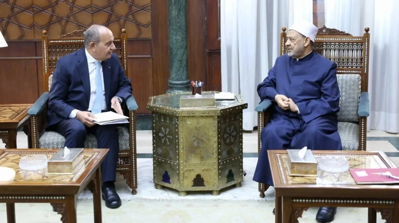 صورة حول : شيخ الأزهر يشيد بخطاب ومواقف الملك في الأمم المتحدة لنصرة القضايا العربية شيخ الأزهر يشيد بخطاب ومواقف الملك في الأمم المتحدة لنصرة القضايا العربية