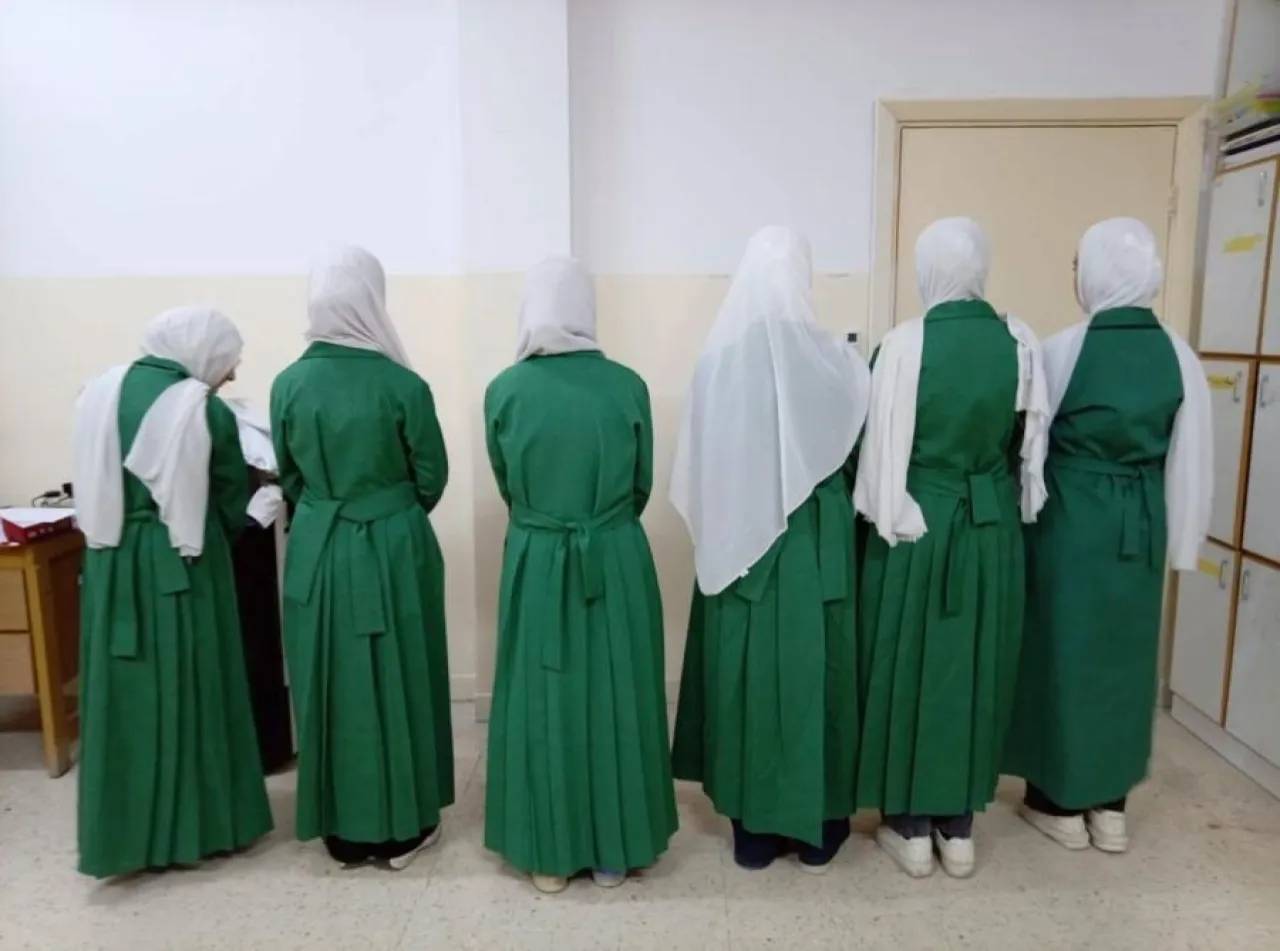 صورة حول : لماذا حذفت مدرسة أردنية صور مبادرة لتشجيع الطالبات على ارتداء المريول الشرعي؟ لماذا حذفت مدرسة أردنية صور مبادرة لتشجيع الطالبات على ارتداء المريول الشرعي؟