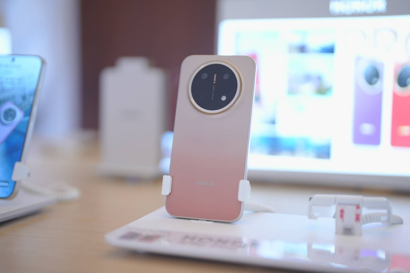 HONOR تعلن فتح باب الطلب المسبق على HONOR X9e Pro بمتانة استثنائية وبطارية فائقة التحمل