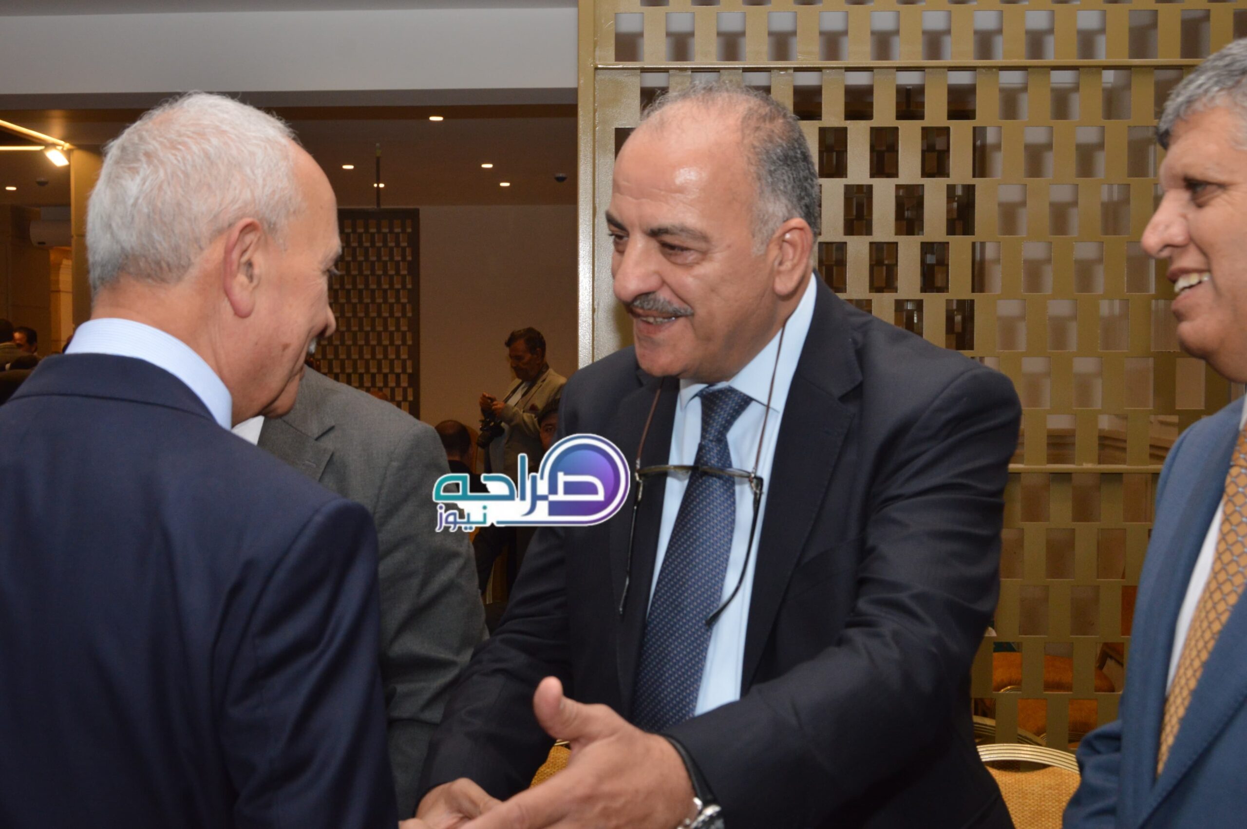 رئيس واعضاء "صناعة عمان" وممثلو القطاعات الصناعية يستقبلون المهنئين