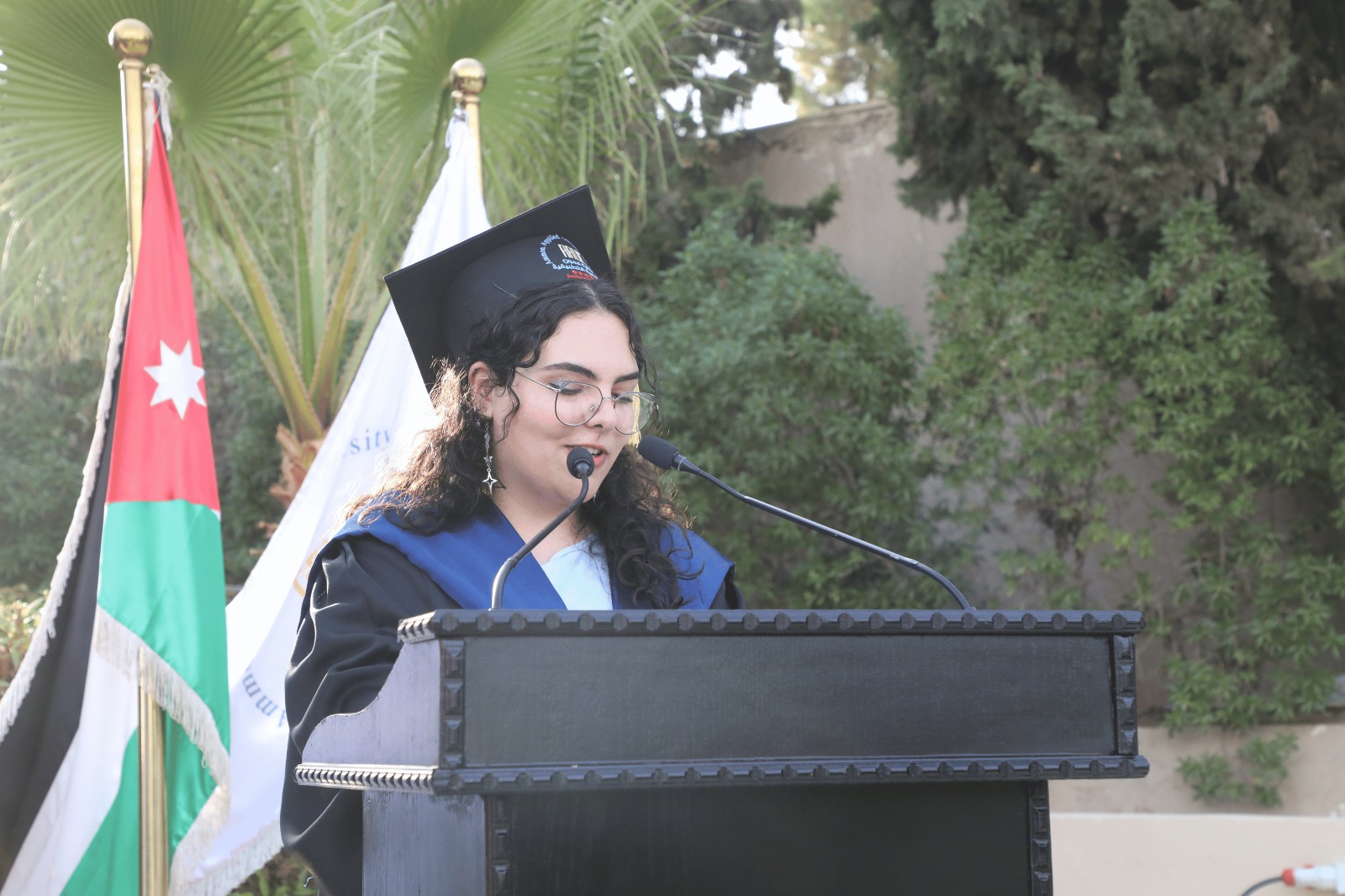 صورة حول : وزير السياحة والآثار يرعى حفل تخريج كلية عمون الجامعية التطبيقية وزير السياحة والآثار يرعى حفل تخريج كلية عمون الجامعية التطبيقية