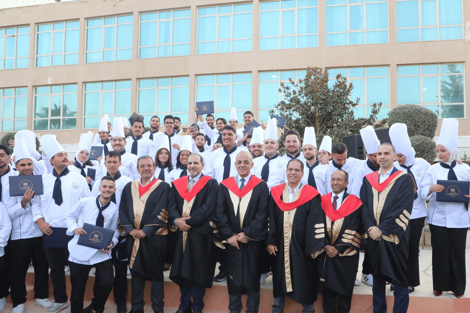 وزير السياحة والآثار يرعى حفل تخريج كلية عمون الجامعية التطبيقية