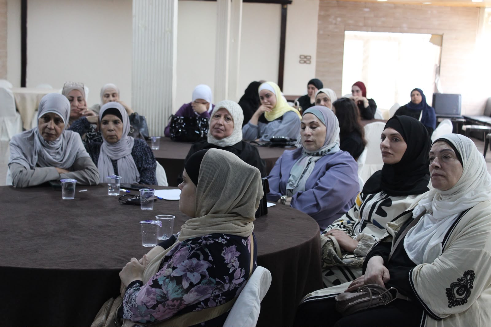 "الشؤون السياسية والبرلمانية" تنظم جلسات توعوية حول الانتخابات البلدية في الأزرق وعمان