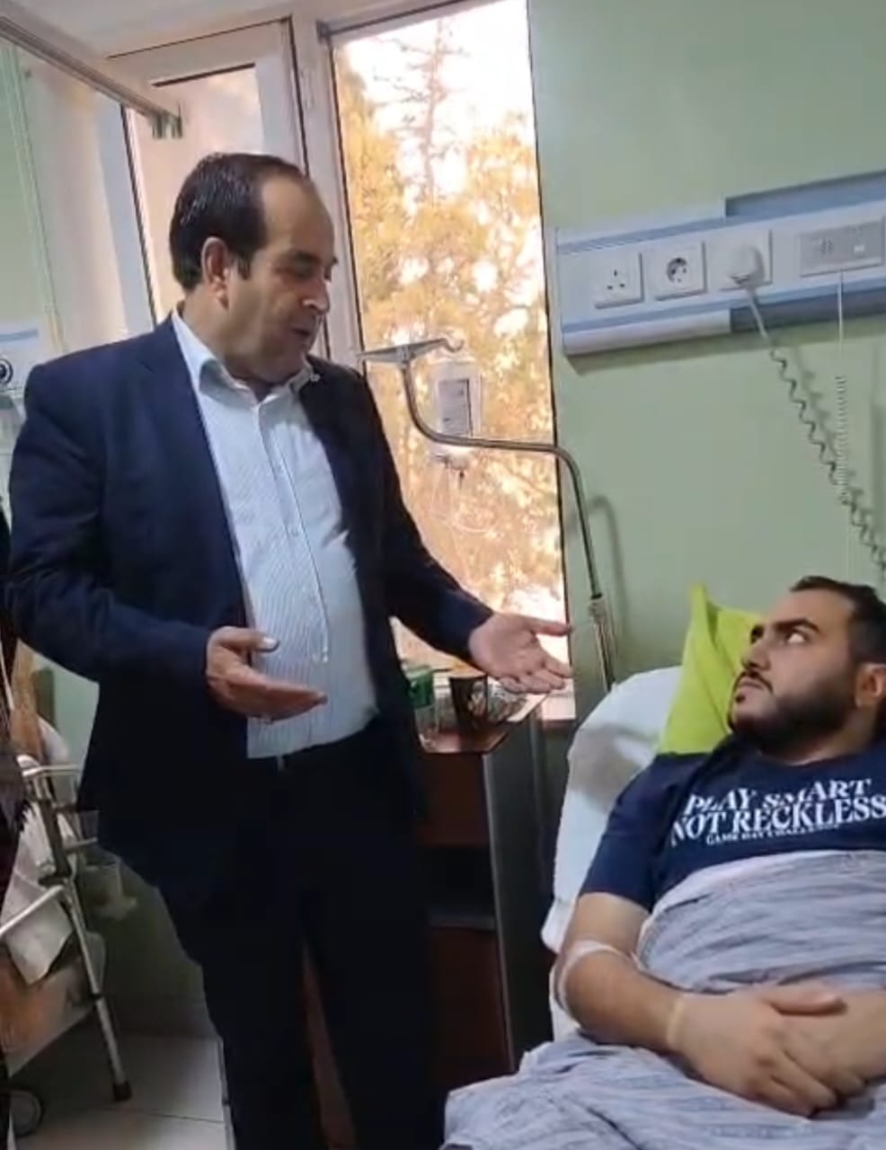 فريق عمل الكرك في شباب كلنا الأردن يزور مصابي حادث "حمود" ويطلق حملة تبرع بالدم ويؤدي واجب العزاء