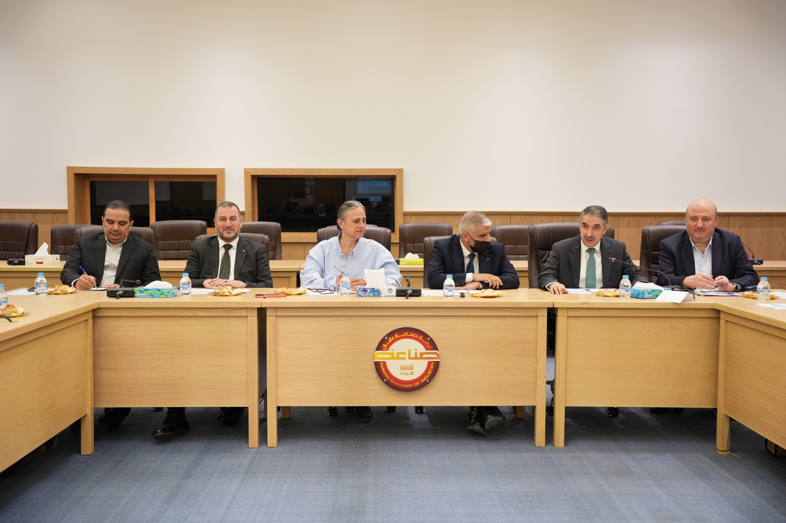 صورة حول : "صناعة عمّان" و" التدريب المهني" تبحثان سبل تعزيز تشغيل الأردنيين في القطاع الصناعي "صناعة عمّان" و" التدريب المهني" تبحثان سبل تعزيز تشغيل الأردنيين في القطاع الصناعي