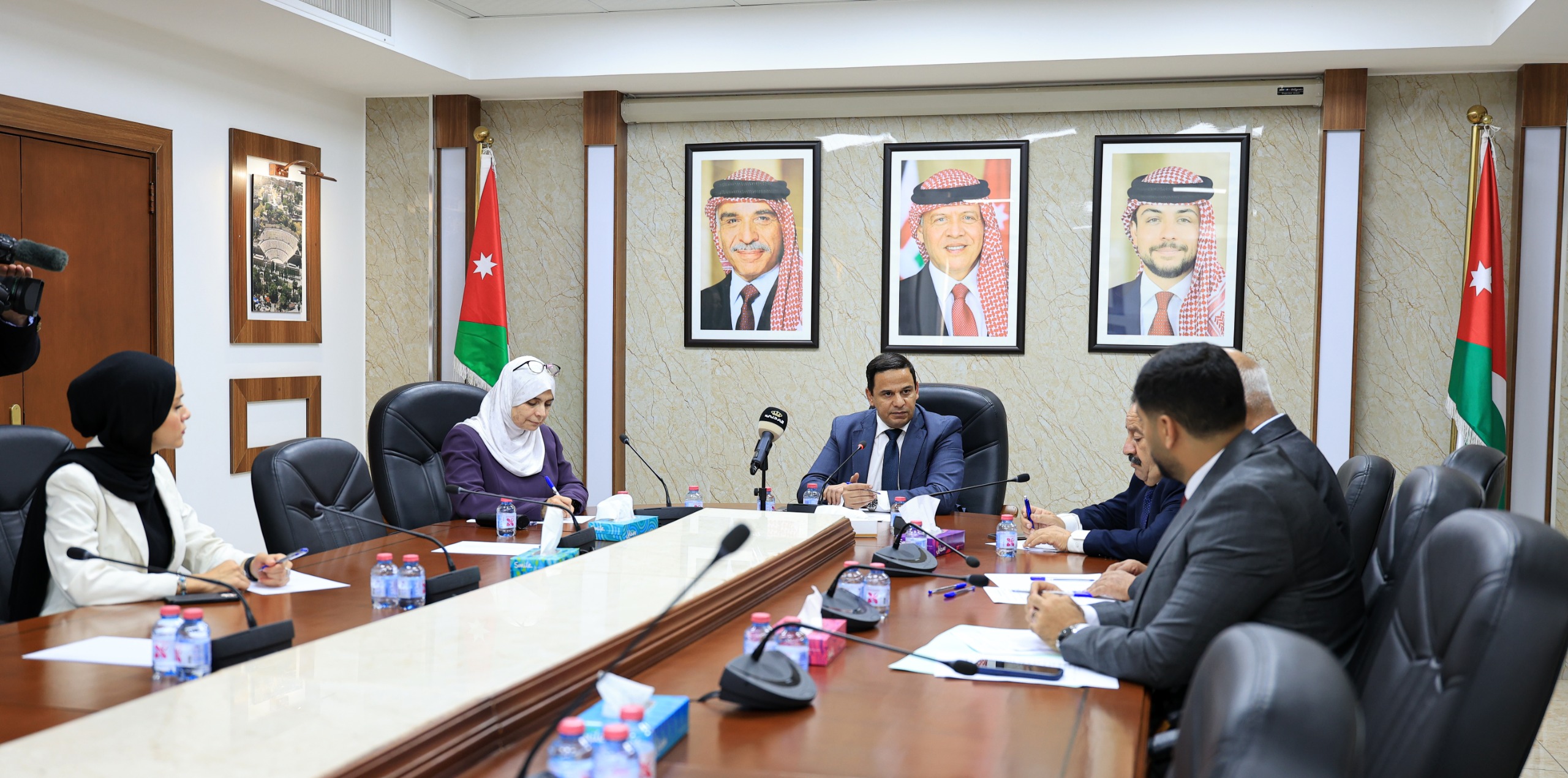 صورة حول : "الطاقة النيابية" تدعو إلى ترشيد استهلاك الطاقة وتعزيز كفاءة استخدامها "الطاقة النيابية" تدعو إلى ترشيد استهلاك الطاقة وتعزيز كفاءة استخدامها