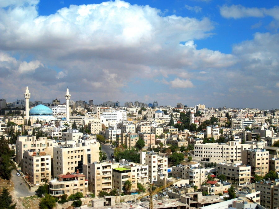 طقس َمعتدل اليوم و انخفاض ملموس غدا