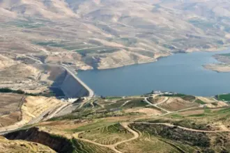 الاستثمار تطرح تأهيل مشروع الموجب لتخزين الطاقة