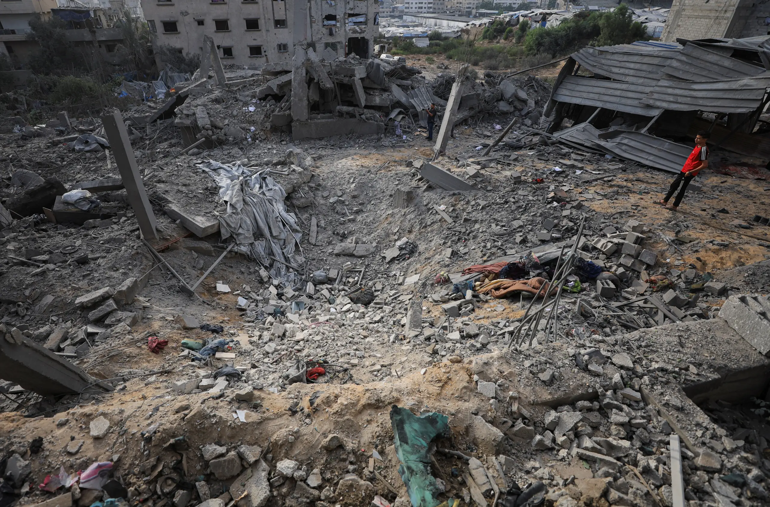 صورة حول : استشهاد فلسطيني وإصابة آخرين بقصف الاحتلال مناطق غزة استشهاد فلسطيني وإصابة آخرين بقصف الاحتلال مناطق غزة