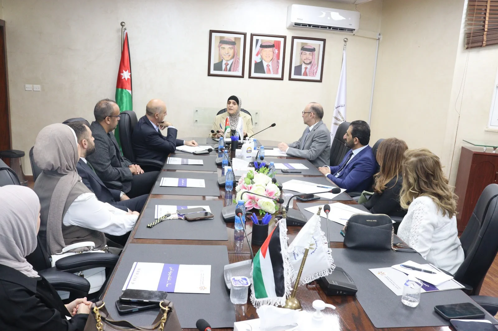 صورة حول : الغذاء والدواء تعمل على تسريع وصول الأدوية المبتكرة الغذاء والدواء تعمل على تسريع وصول الأدوية المبتكرة