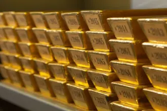 الذهب يتراجع مع ترقب اجتماع الفيدرالي الأسبوع المقبل