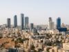 طقس معتدل واحتمال زخات مطرية متفرقة اليوم