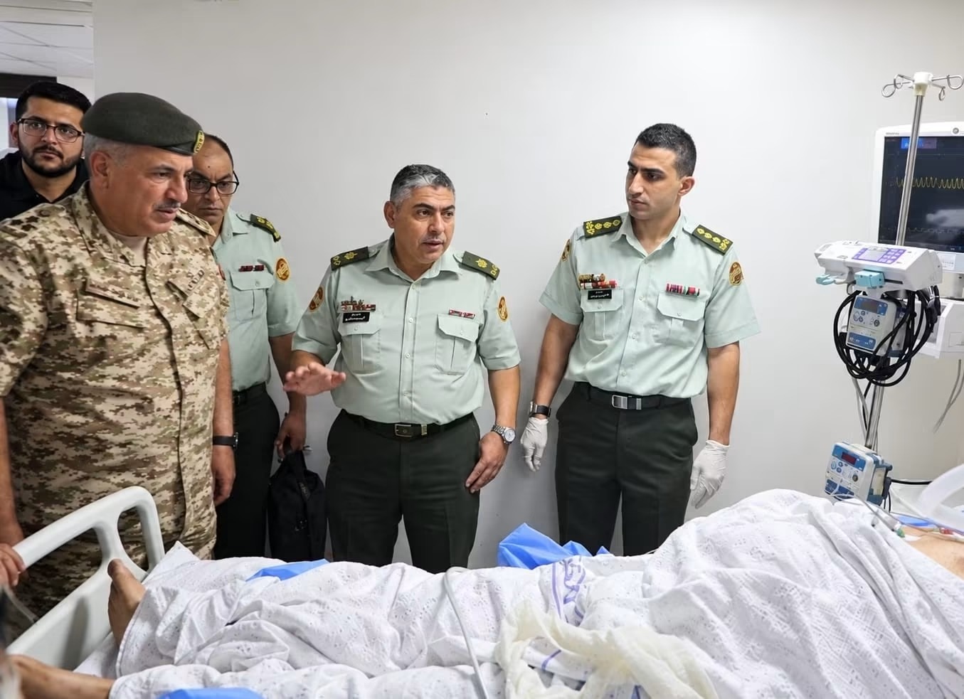 بتوجيهات ملكية.. القوات المسلحة تخلي مصابي حادثة الكرك