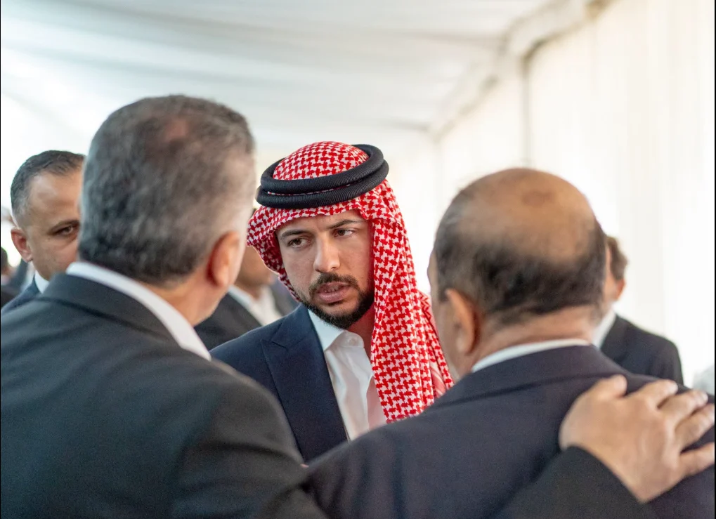 صورة حول : ولي العهد: وعدنا أهلنا في الكرك بأن حق شهدائنا لن يضيع ولي العهد: وعدنا أهلنا في الكرك بأن حق شهدائنا لن يضيع