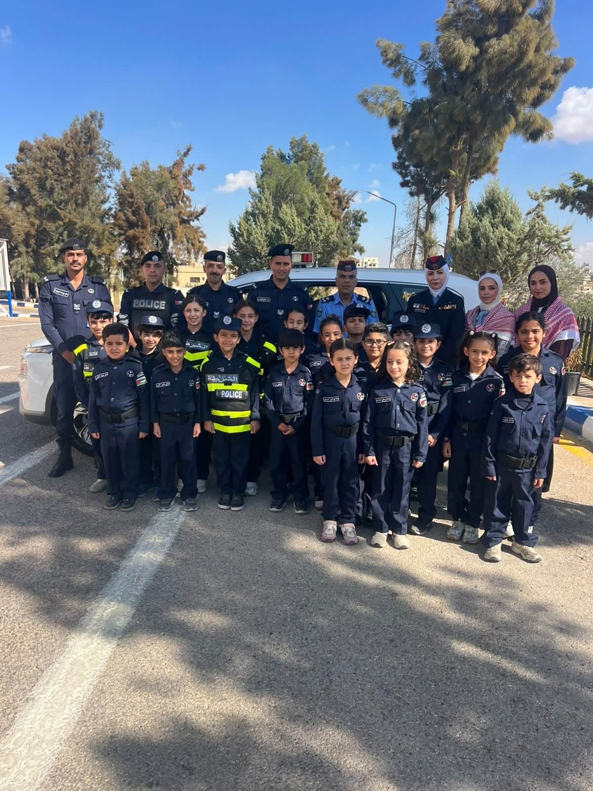الدوريات الخارجية تستقبل طلبة قرطاج الدولية ضمن مبادرة الشرطي الصغير