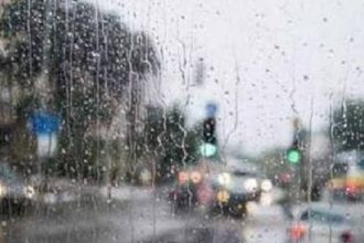 انخفاض درجات الحرارة واحتمال هطول زخات خفيفة من المطر