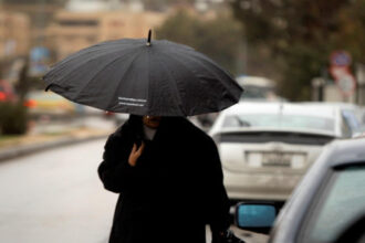 أمطار متفرقة تبدأ بالهطول في مناطق من المملكة الثلاثاء