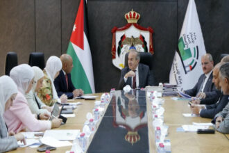 أبو السمن يؤكد تسريع تنفيذ مشاريع التحديث الاقتصادي
