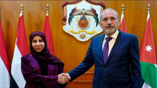 الصفدي والزوبة يبحثان تعزيز التعاون الأردني اليمني