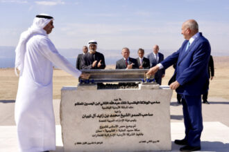 الملك وولي عهد أبوظبي يشهدان وضع حجر الأساس لمشروع سكة حديد العقبة - الشيدية – معان