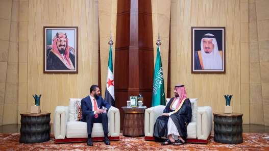 صورة حول : الشرع وولي العهد السعودي يبحثان علاقات التعاون ومستجدات الأوضاع بالمنطقة الشرع وولي العهد السعودي يبحثان علاقات التعاون ومستجدات الأوضاع بالمنطقة