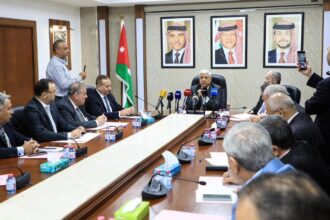 "البيئة النيابية" تبحث إزالة الأشجار من أرصفة عمّان