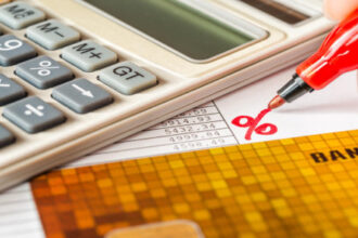 متوسط سعر فائدة القروض يبلغ 8.22% في السوق المحلية