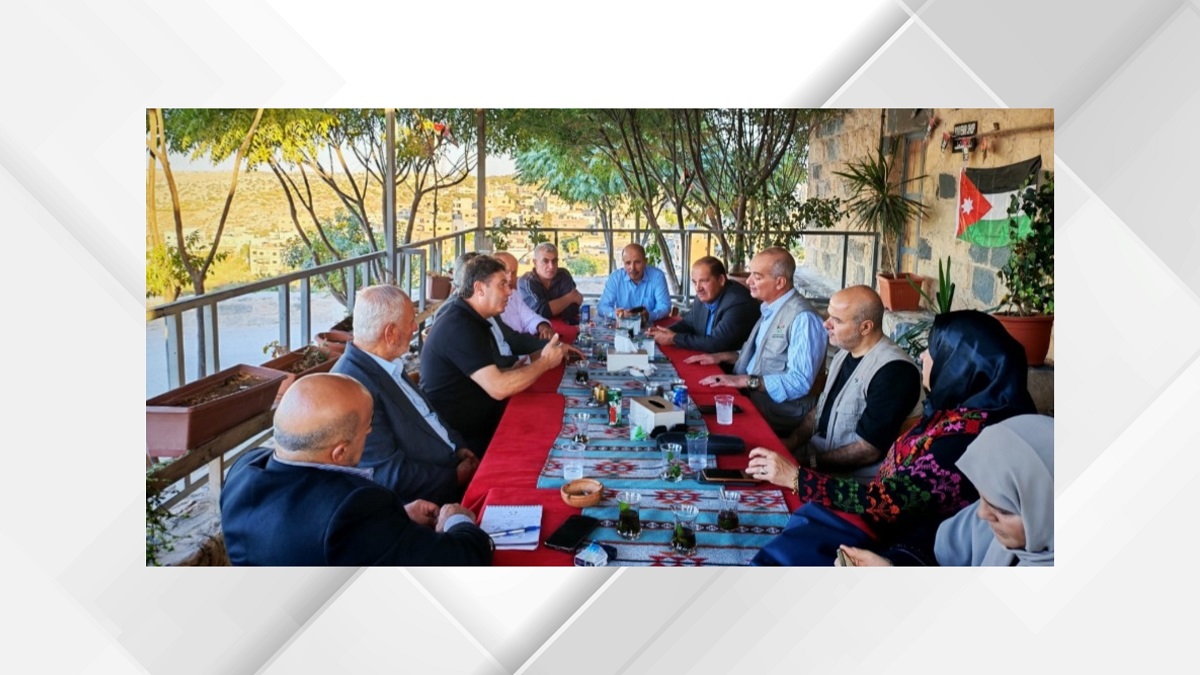 التعاونية الأردنية تبحث دعم التعاونيات الزراعية في إربد