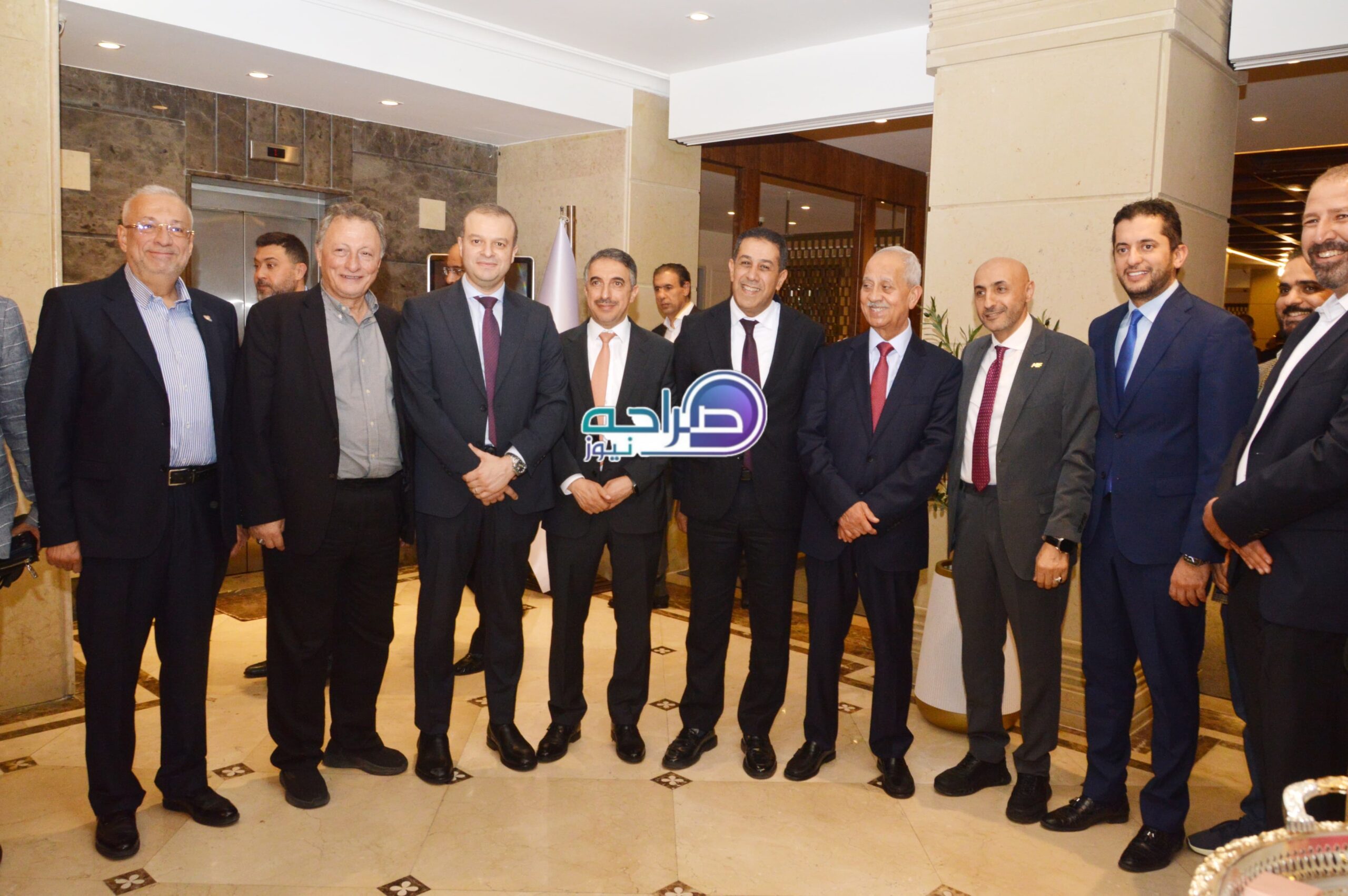 رئيس واعضاء "صناعة عمان" وممثلو القطاعات الصناعية يستقبلون المهنئين
