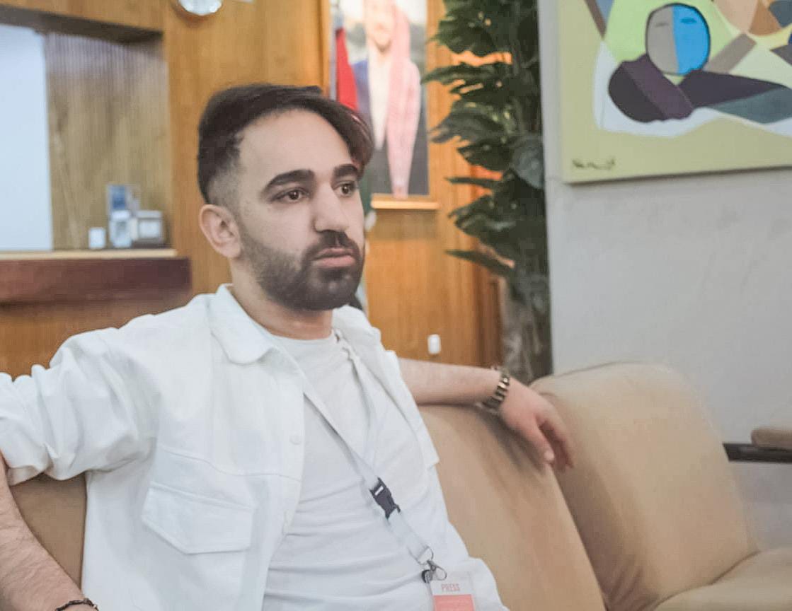من أقنع الفقراء أن الفقر جميل وأنه ليس عيبا؟