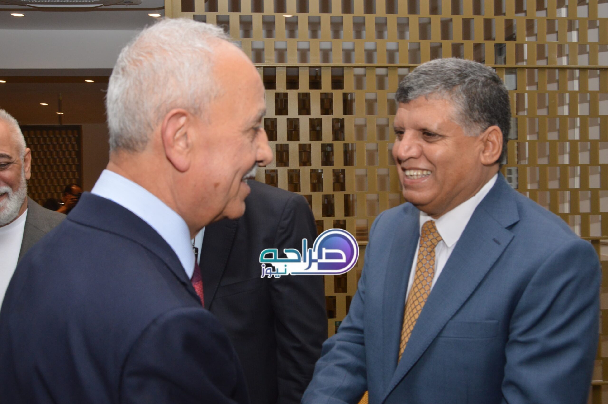 رئيس واعضاء "صناعة عمان" وممثلو القطاعات الصناعية يستقبلون المهنئين
