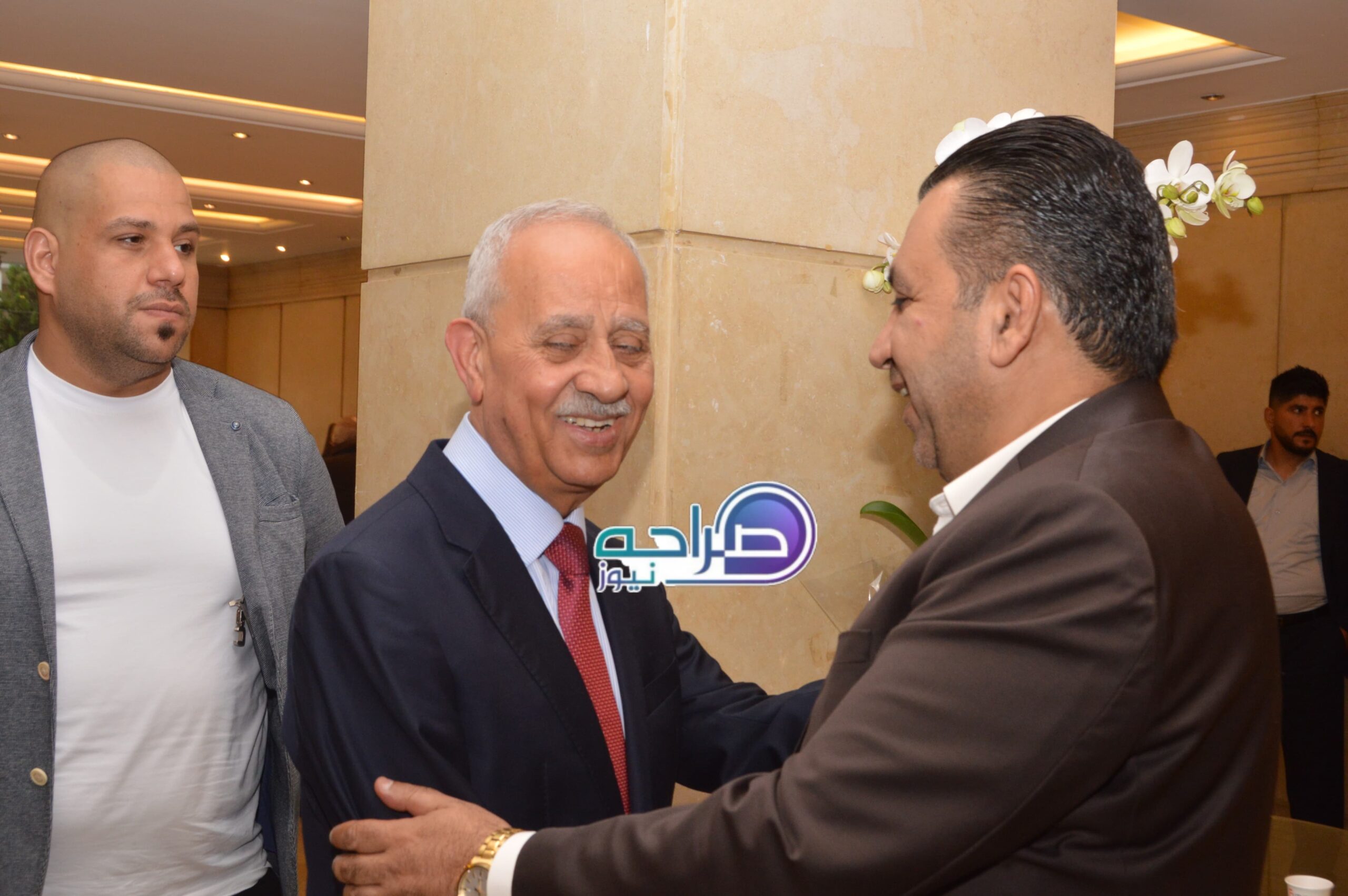 رئيس واعضاء "صناعة عمان" وممثلو القطاعات الصناعية يستقبلون المهنئين
