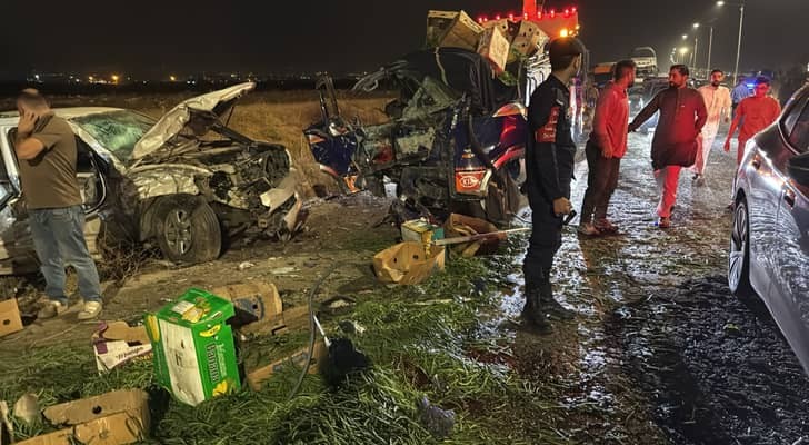إصابة 7 أشخاص بحادث تصادم عنيف على طريق المفرق – الرمثا (صورة)