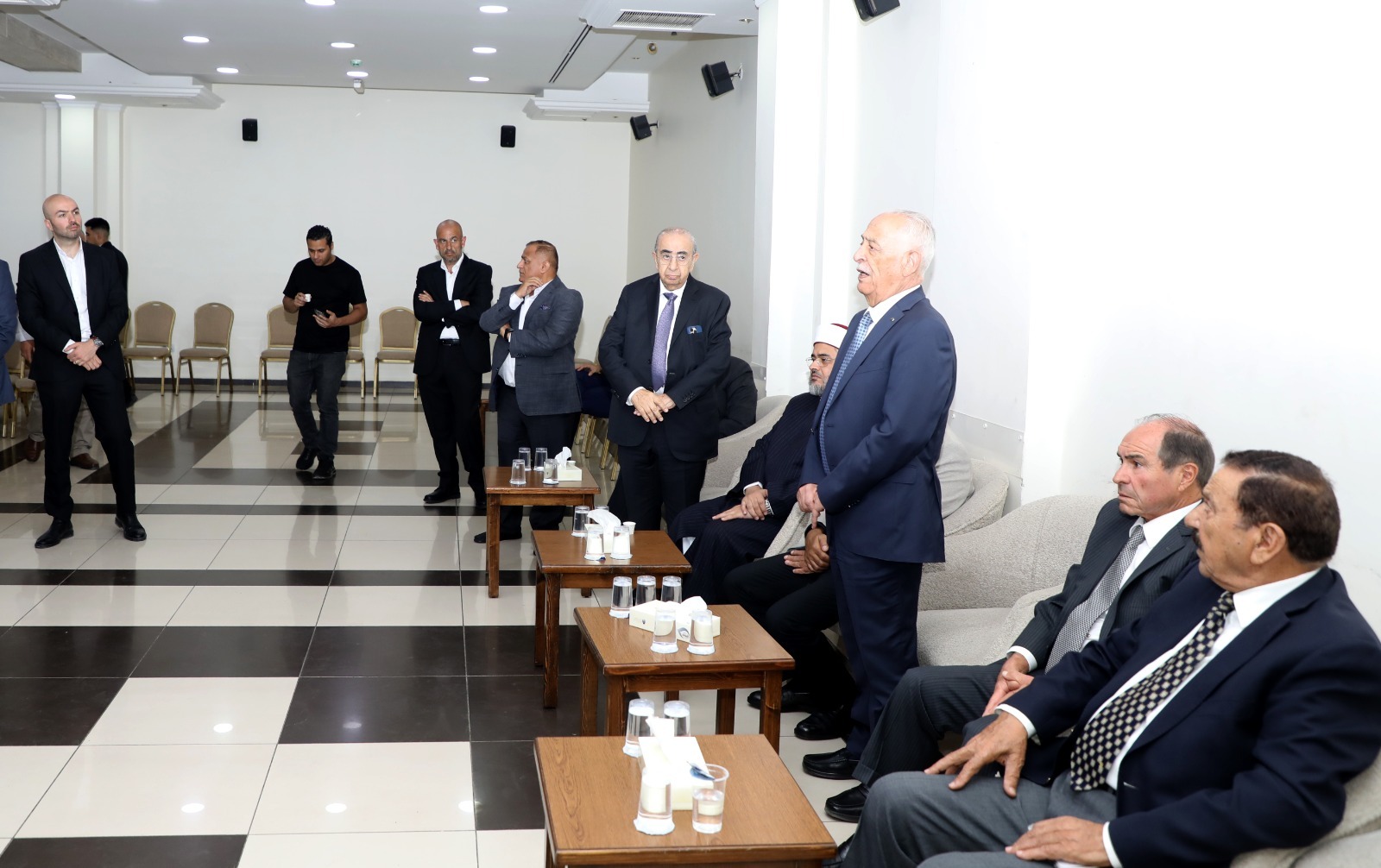 مندوبا عن الملك وولي العهد .. العيسوي يعزي باستشهاد الدكتور محمد القسوس