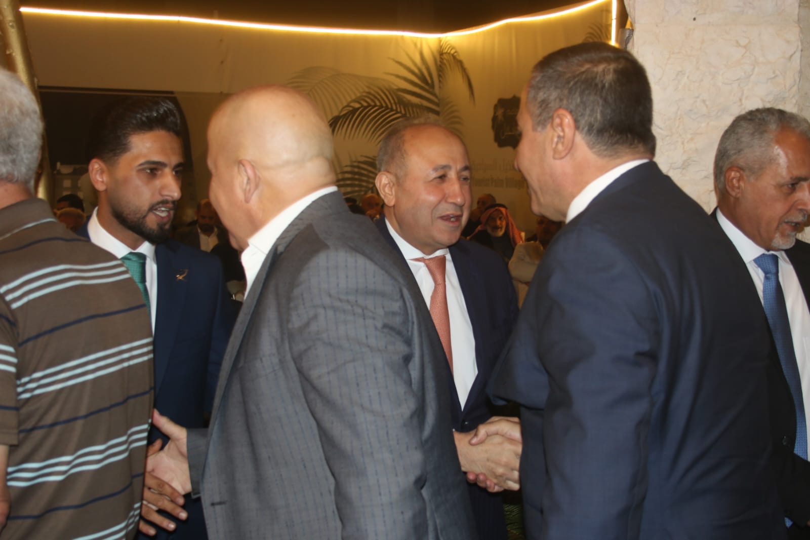 آل الحراسيس وال ابو عواد نسايب .. معالي جمال الصرايرة طلب والشيخ ابو عواد أجاب بطلب