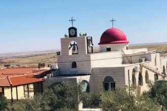 وقفة تضامنية مع ضحايا الكرك في الكنيسة الأرثوذكسية بالصويفية