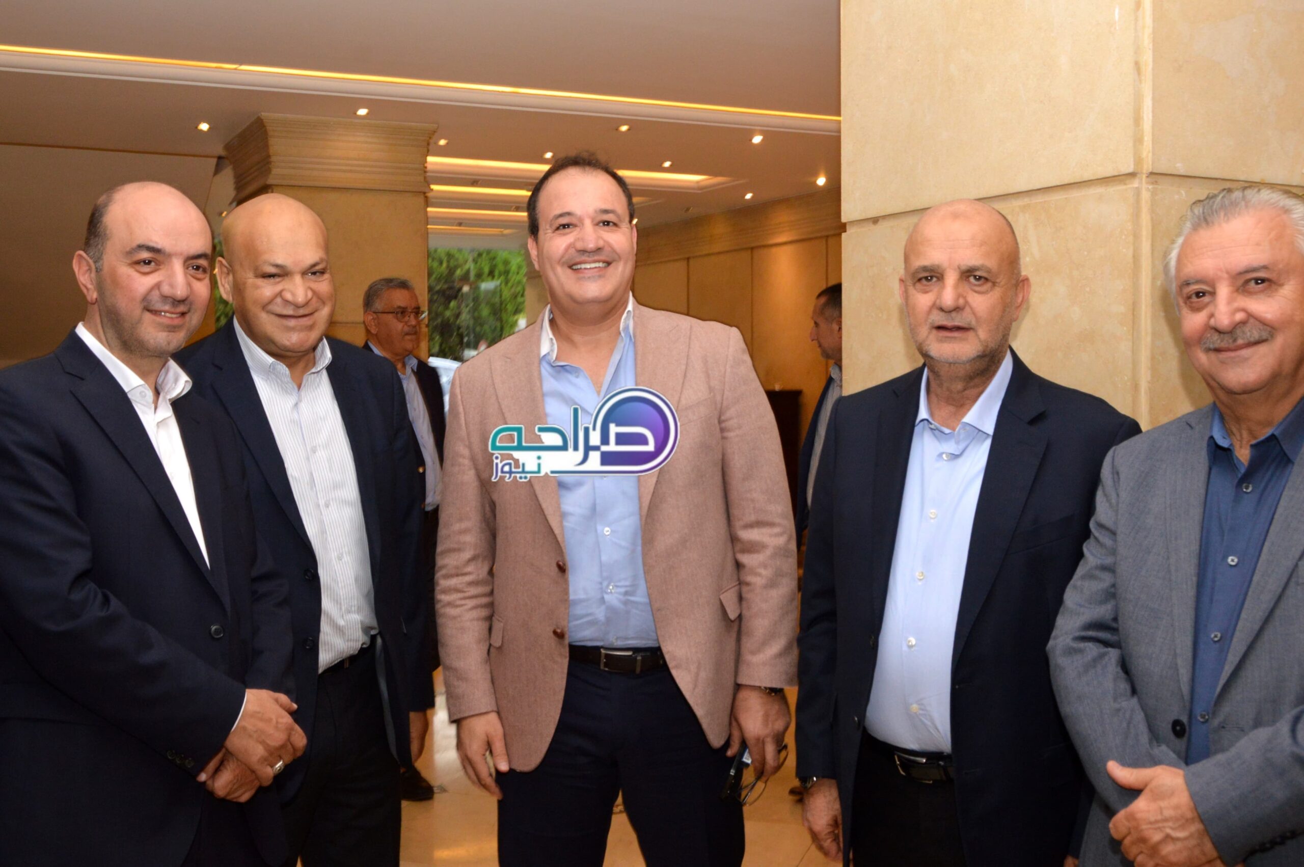 رئيس واعضاء "صناعة عمان" وممثلو القطاعات الصناعية يستقبلون المهنئين