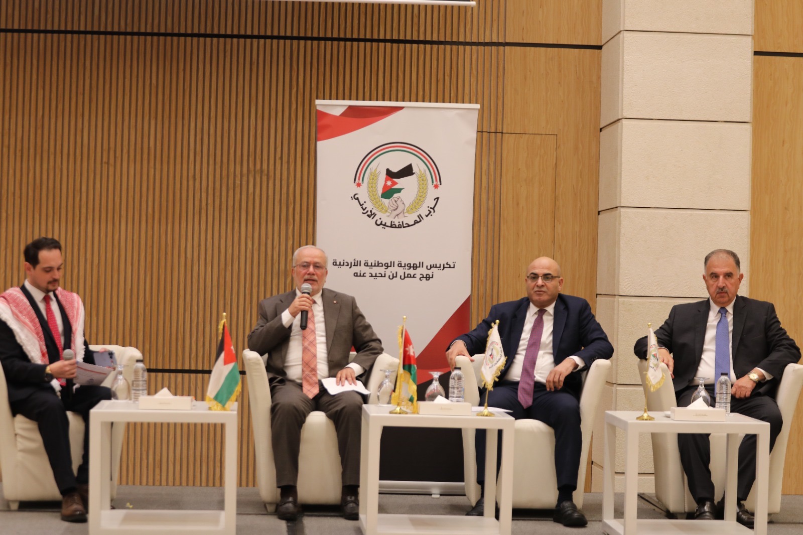 العودات. : مكانة الحزب لا تُقاس بسنوات عمره، وإنما بما يضيفه إلى الحياة السياسية من فكرٍ وبرنامج